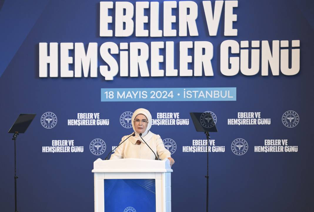 Emine Erdoğan İstanbul’da hemşire ve ebelerle bir araya geldi - Resim: 1